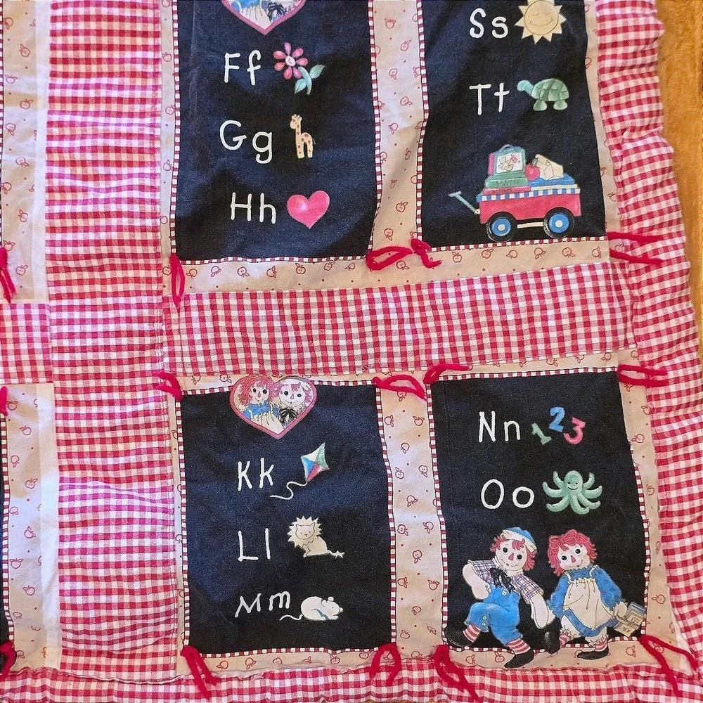 Vtg 90s Raggedy Ann Andy ABC Handmade Quilt‎ Large 33x66 Daisy Kingdom Fabric